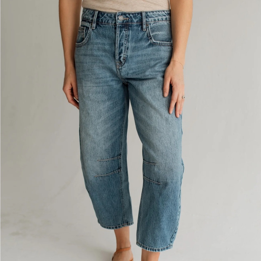 NWT Carly Jean Los Angeles James Barrel Leg Jeans, size 11